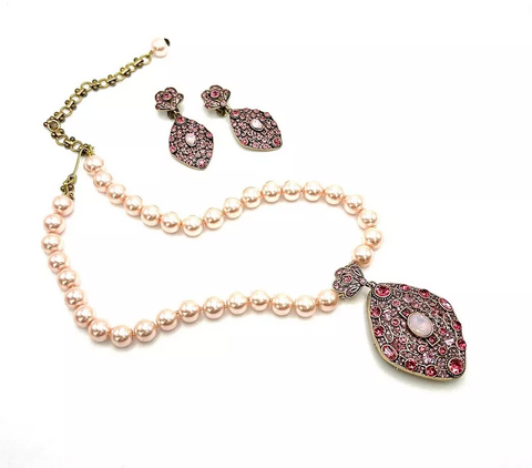 Heidi Daus "Sparkling Storyteller" Pink Crystal Necklace & Earrings Set. 18"