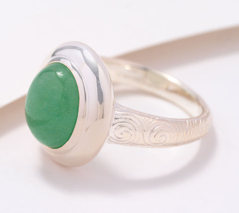 JMH Jewellery Sterling Silver Newgrange Cabachon Green Quartz Ring. Size 6